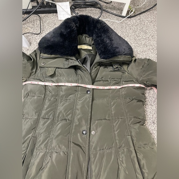 Michael Kors MK Size S Down Puffer Coat Removable Faux Fur Collar Olive Green - Picture 14 of 15